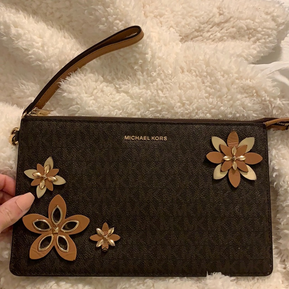 Micheal Kors Flower Wristlet w/ Detachable Strap